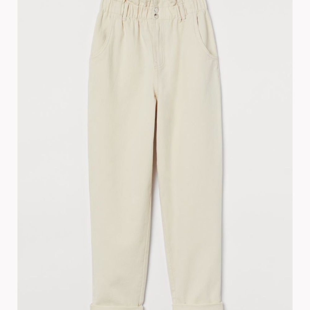 Paper-bag H&M pants in cream. Size 29. NEVER WORN. New with tags.